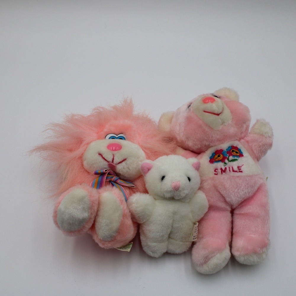 Commonwealth TL Toys Plush Lot Pink White Smile Bear Lion Vintage 90s